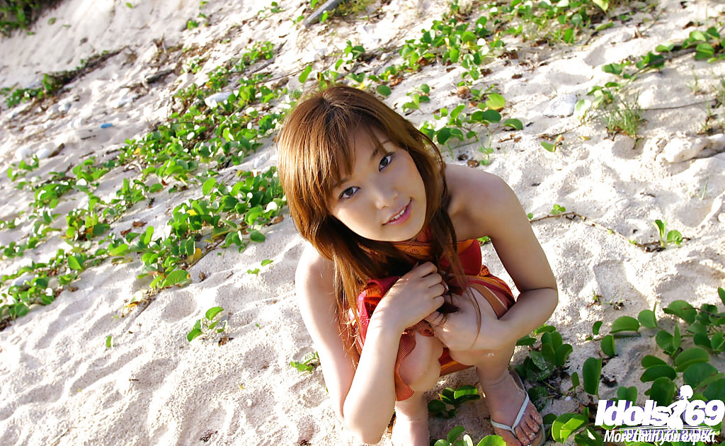 Adorable Asian Babe Yua Aida