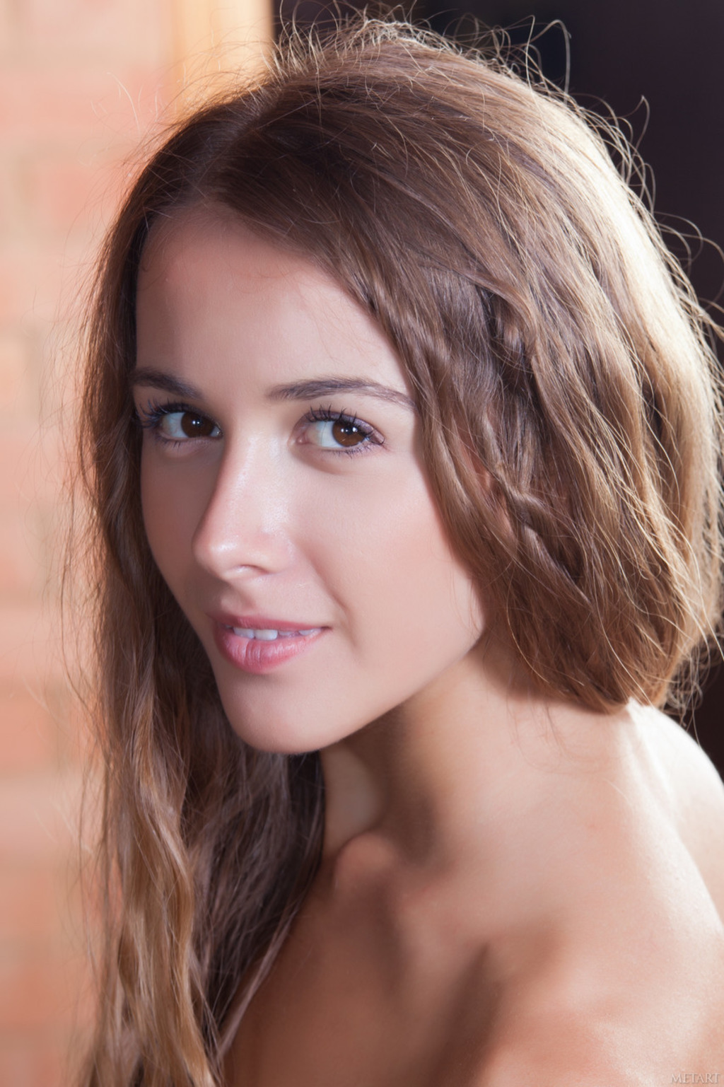 Pretty Thin Babe Lina Diamond Undresses