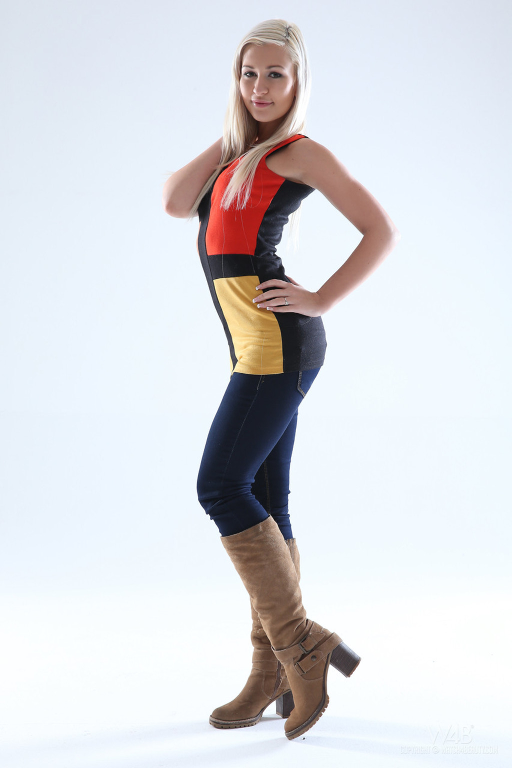 Platinum Blonde Newbie Tracy Lindsay